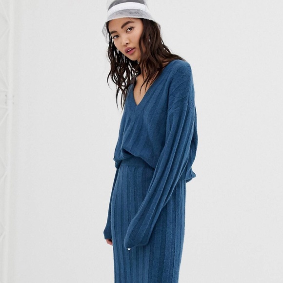 ASOS Sweater - Picture 1 of 5